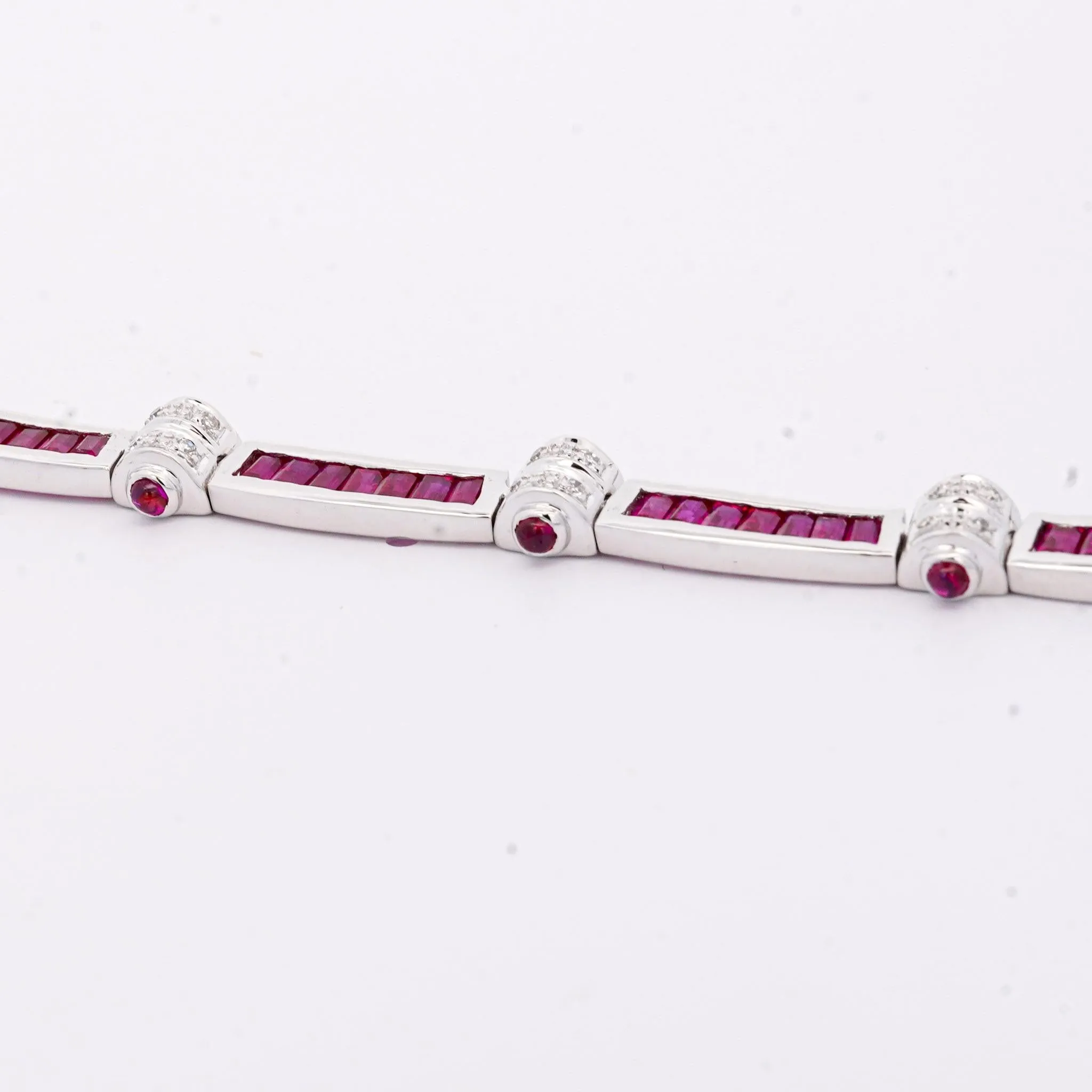 17.3 Carat Ruby and Diamond 18K White Gold Retro Choker Necklace