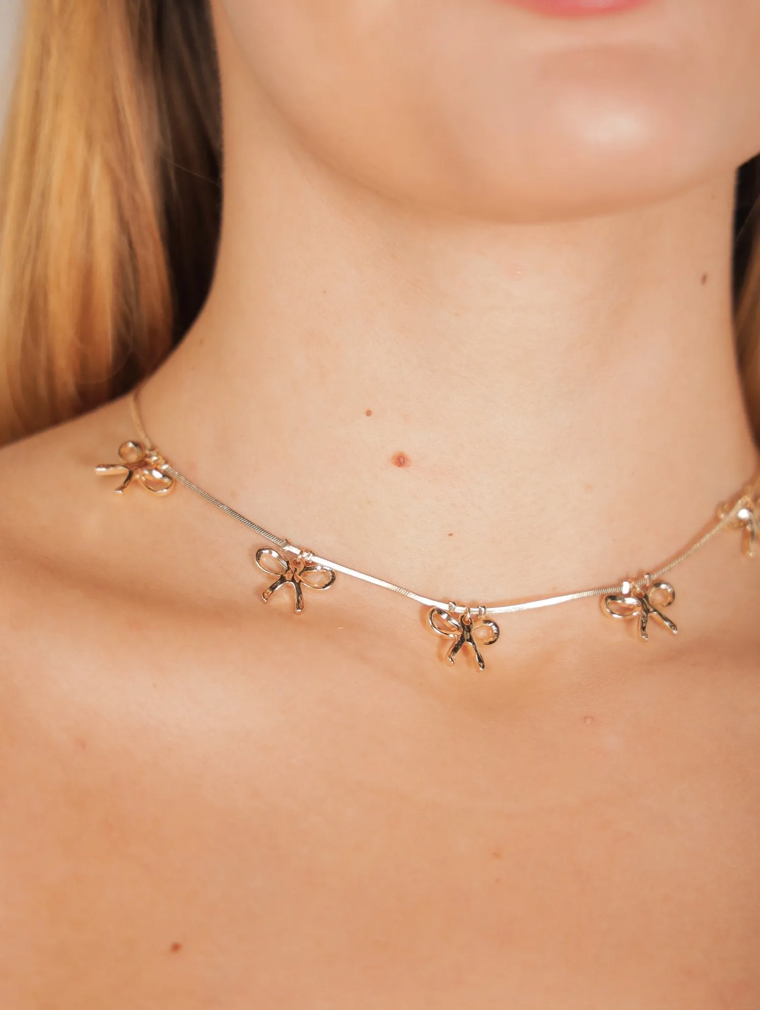 Chain Of Bows Necklace