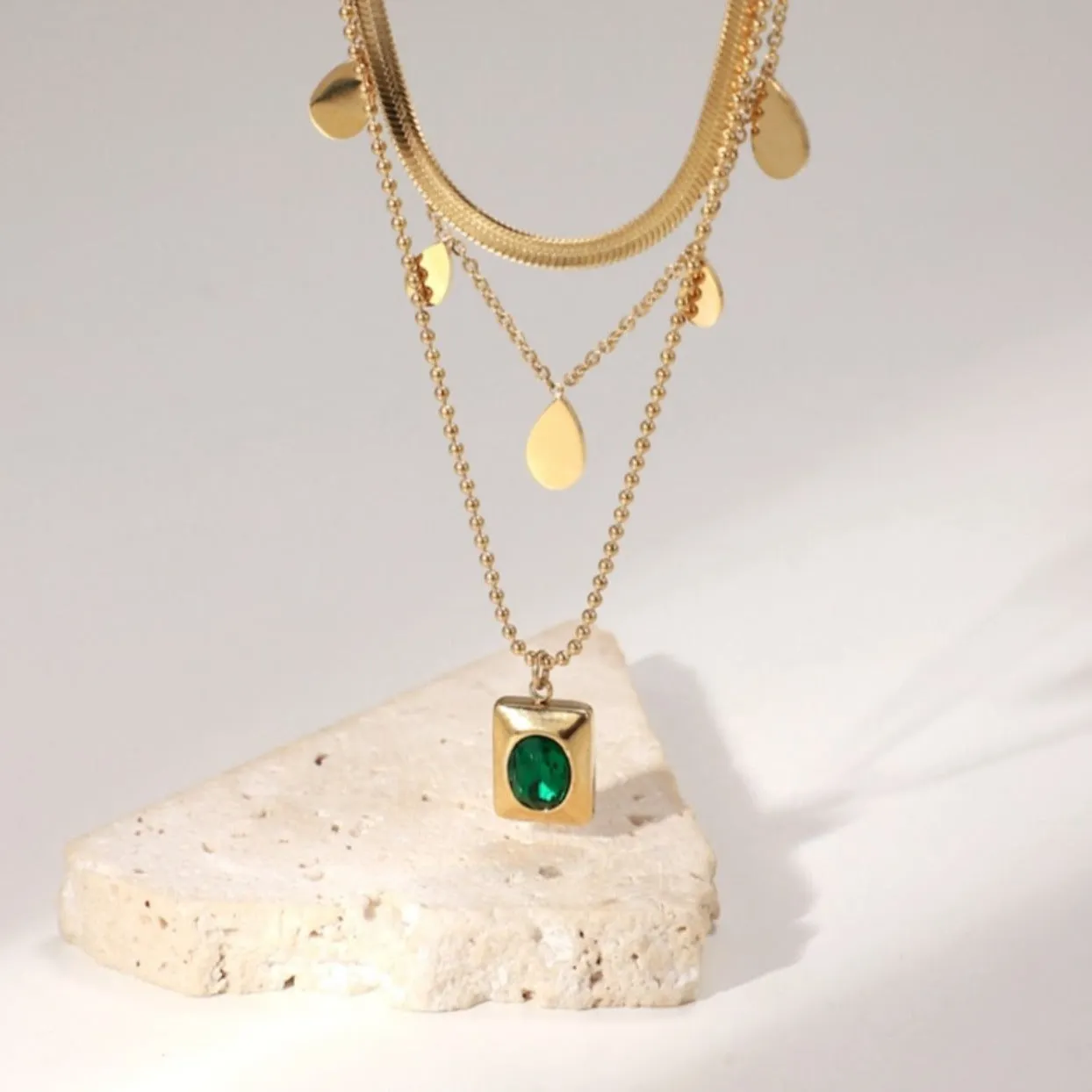 EMERALD ELEGANCE - WATERPROOF LAYERED GOLD NECKLACE