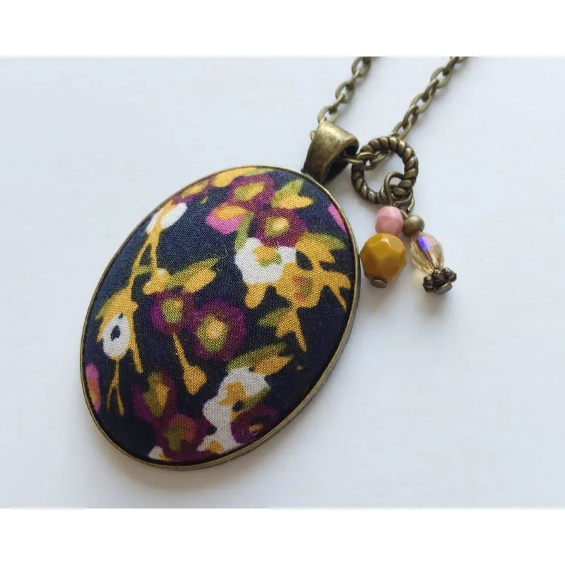 Floral fabric pendant necklace