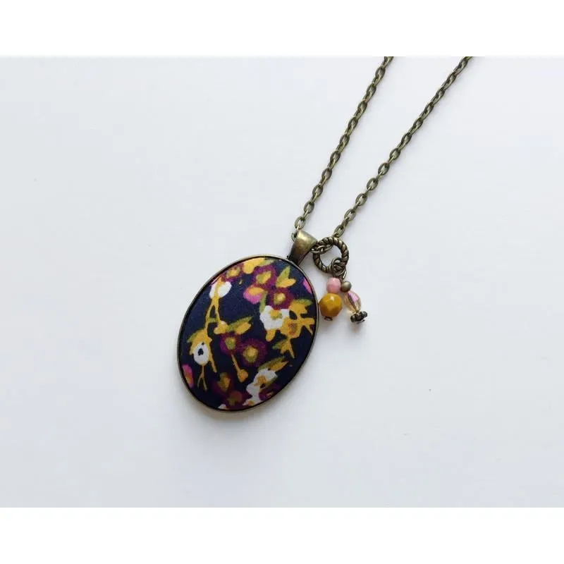 Floral fabric pendant necklace