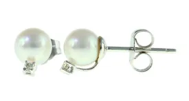 Japanese Akoya Pearl Earrings with Diamond